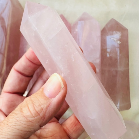 Rose quartz towers. Grade A to Grade B. Ethically mined. - Picture 5 of 6
